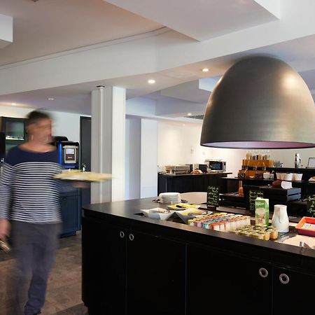 Hotel Restaurant Kyriad Fréjus Eksteriør billede