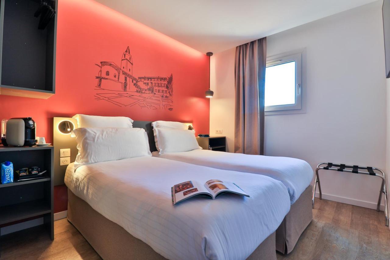 Hotel Restaurant Kyriad Fréjus Eksteriør billede