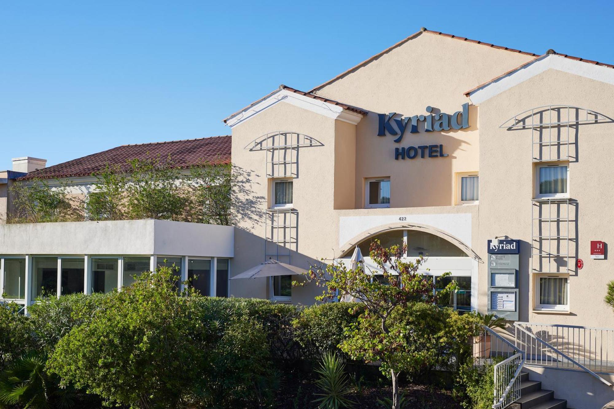 Hotel Restaurant Kyriad Fréjus Eksteriør billede